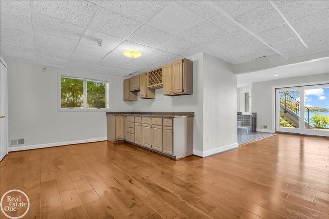 770 N Riverside Street, St Clair, MI 48079