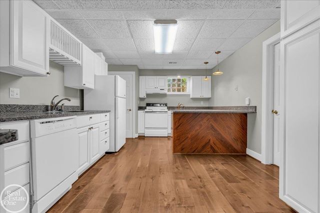 770 N Riverside Street, St Clair, MI 48079