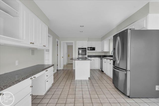 770 N Riverside Street, St Clair, MI 48079