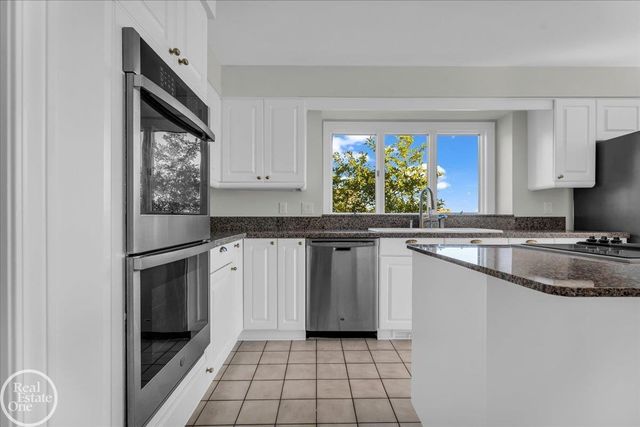 770 N Riverside Street, St Clair, MI 48079