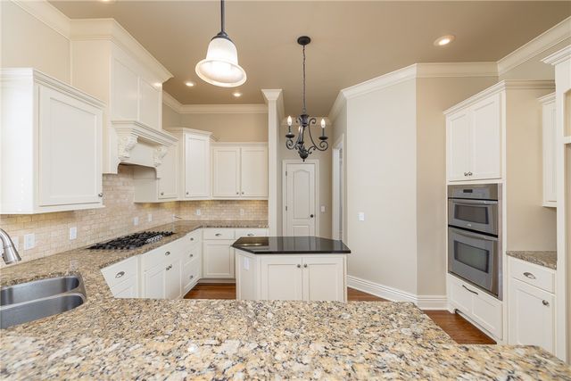 1888 N Candleshoe Drive, Fayetteville, AR 72701