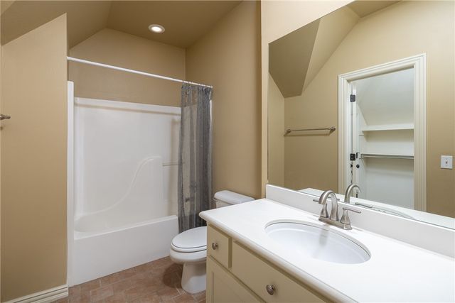 1888 N Candleshoe Drive, Fayetteville, AR 72701