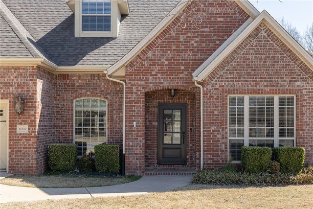 1888 N Candleshoe Drive, Fayetteville, AR 72701