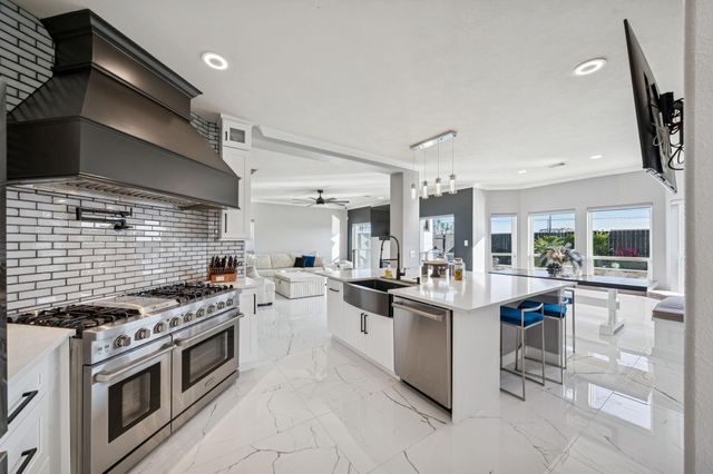 3305 Oak Dale Way, Seabrook, TX 77586