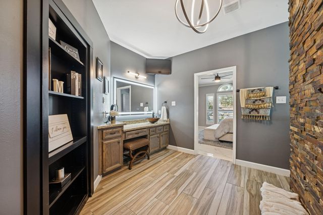 3305 Oak Dale Way, Seabrook, TX 77586