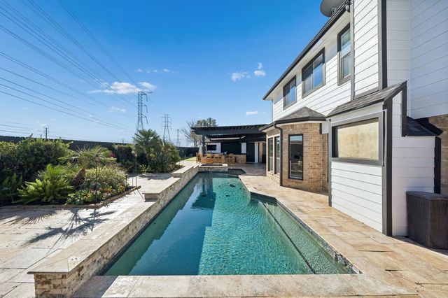 3305 Oak Dale Way, Seabrook, TX 77586