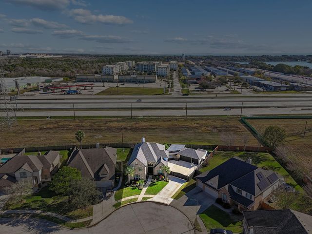 3305 Oak Dale Way, Seabrook, TX 77586