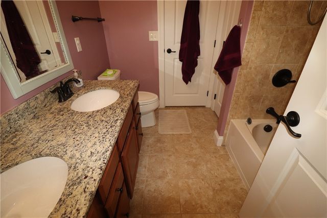 10509 Wallingsford Circle, Centerville, OH 45458