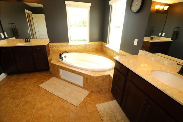 10509 Wallingsford Circle, Centerville, OH 45458