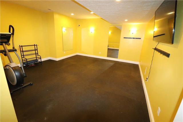 10509 Wallingsford Circle, Centerville, OH 45458