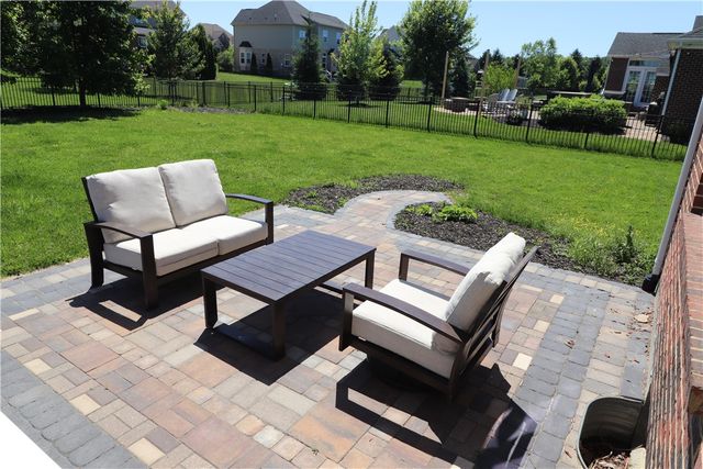 10509 Wallingsford Circle, Centerville, OH 45458