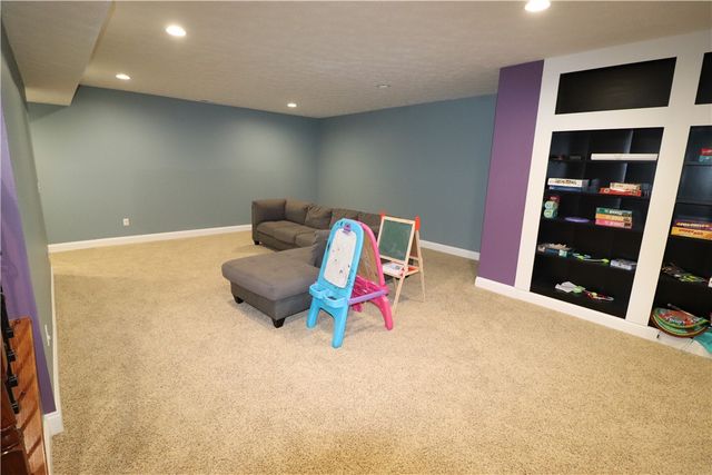 10509 Wallingsford Circle, Centerville, OH 45458