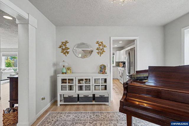 151 Breyonna Wy, Silverton, OR 97381