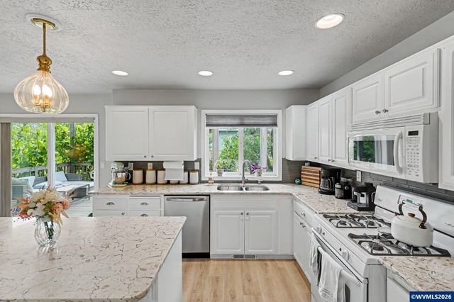 151 Breyonna Wy, Silverton, OR 97381