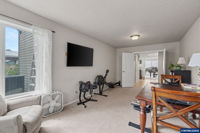 151 Breyonna Wy, Silverton, OR 97381