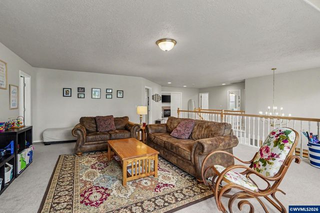 151 Breyonna Wy, Silverton, OR 97381