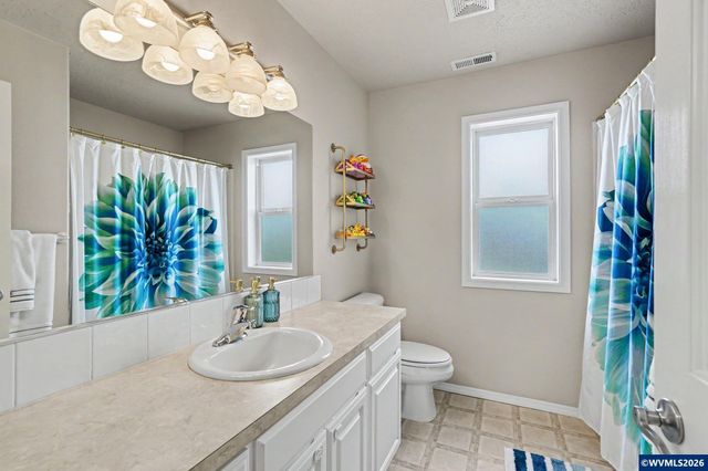 151 Breyonna Wy, Silverton, OR 97381