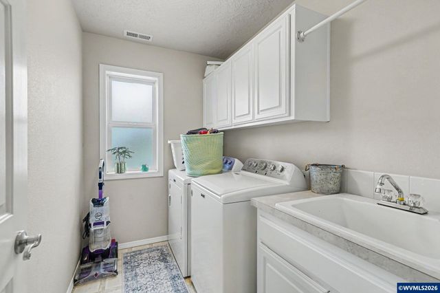 151 Breyonna Wy, Silverton, OR 97381