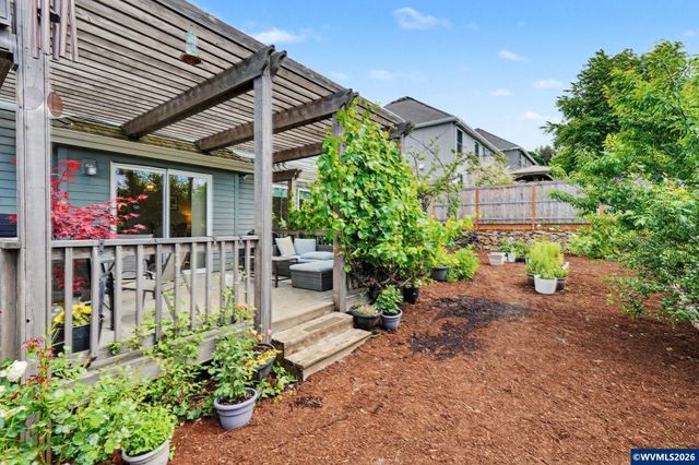 151 Breyonna Wy, Silverton, OR 97381