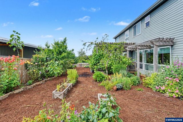 151 Breyonna Wy, Silverton, OR 97381