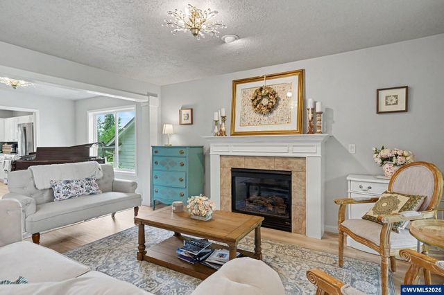 151 Breyonna Wy, Silverton, OR 97381