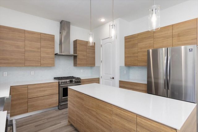 645 W 16th Street, Houston, TX 77008
