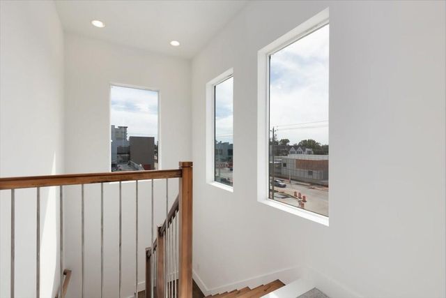 645 W 16th Street, Houston, TX 77008
