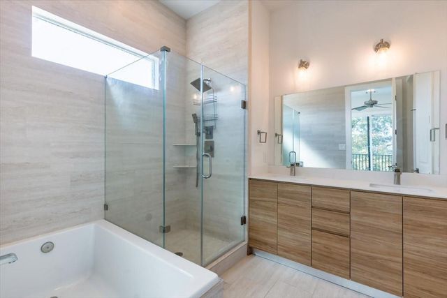 645 W 16th Street, Houston, TX 77008