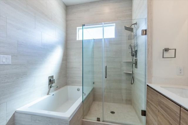 645 W 16th Street, Houston, TX 77008
