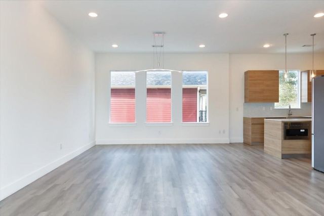 645 W 16th Street, Houston, TX 77008
