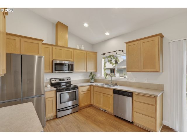 58685 NOBLE Rd, St Helens, OR 97051