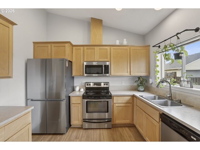 58685 NOBLE Rd, St Helens, OR 97051