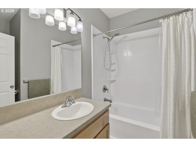 58685 NOBLE Rd, St Helens, OR 97051