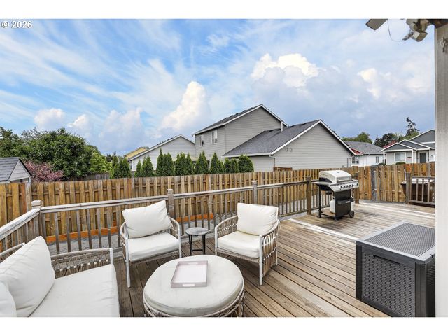 58685 NOBLE Rd, St Helens, OR 97051