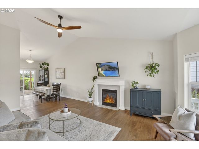 58685 NOBLE Rd, St Helens, OR 97051