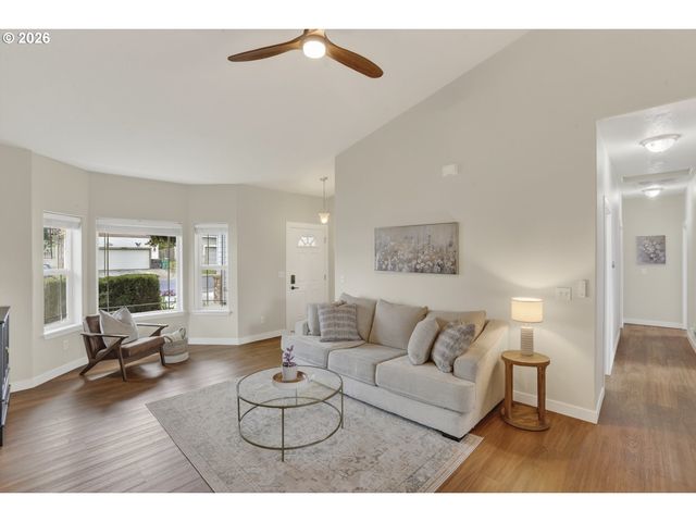 58685 NOBLE Rd, St Helens, OR 97051