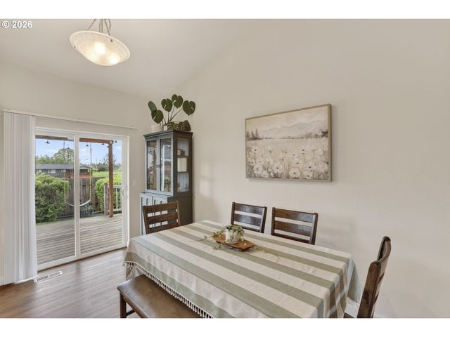 58685 NOBLE Rd, St Helens, OR 97051