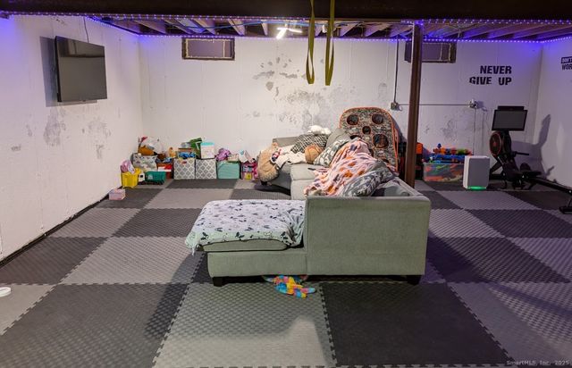 95 Nalette Drive, Winchester, CT 06098