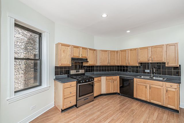 3261 W PALMER Street 2, Chicago, IL 60647