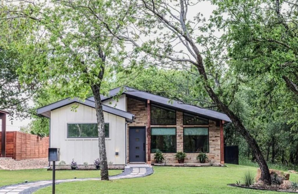 802 Stevens Street, Bridgeport, TX 76426