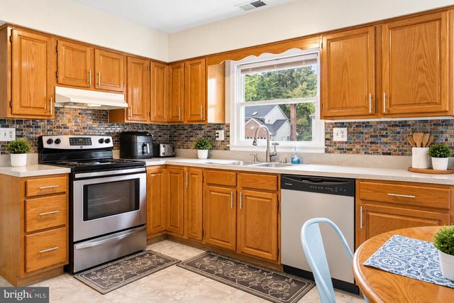 6013 HARBOR SEAL CT, Waldorf, MD 20603