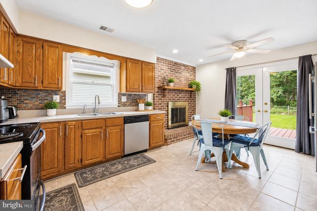 6013 HARBOR SEAL CT, Waldorf, MD 20603