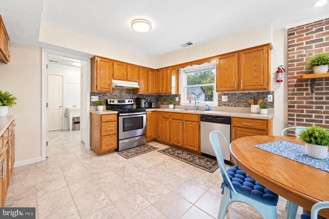 6013 HARBOR SEAL CT, Waldorf, MD 20603