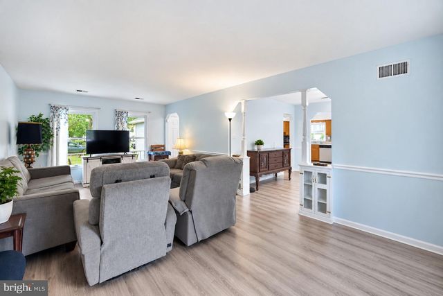 6013 HARBOR SEAL CT, Waldorf, MD 20603