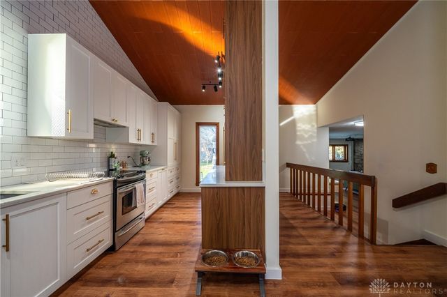 2550 Chess Wood Point, Dayton, OH 45458