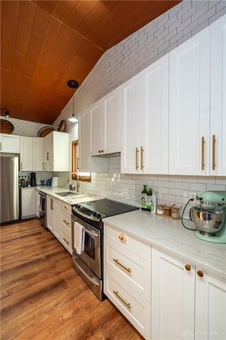 2550 Chess Wood Point, Dayton, OH 45458