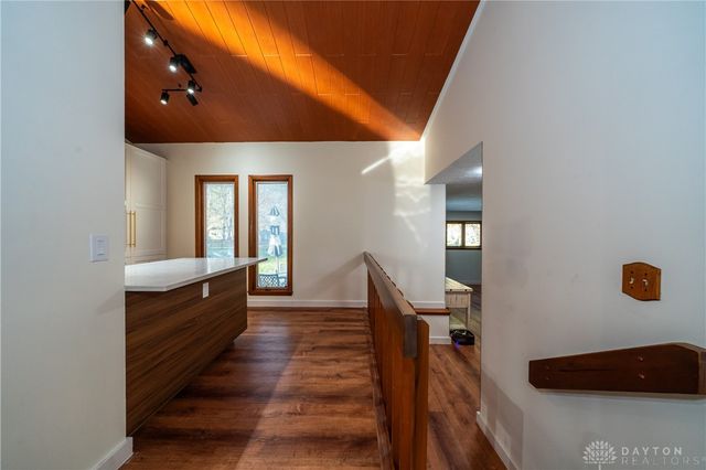 2550 Chess Wood Point, Dayton, OH 45458