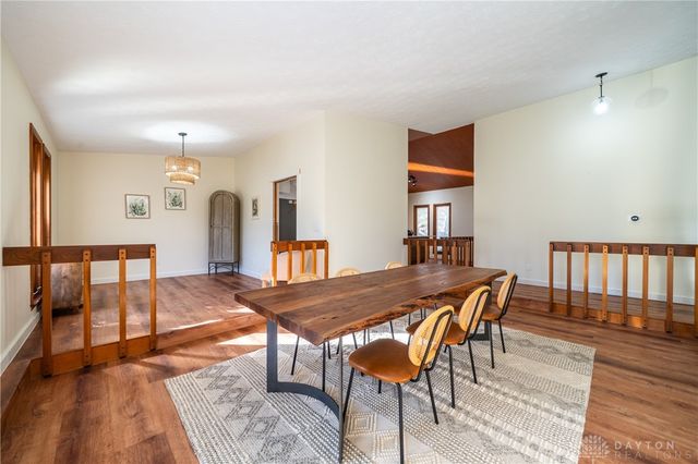 2550 Chess Wood Point, Dayton, OH 45458