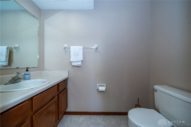 2550 Chess Wood Point, Dayton, OH 45458