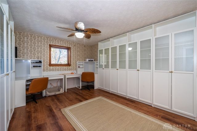 2550 Chess Wood Point, Dayton, OH 45458